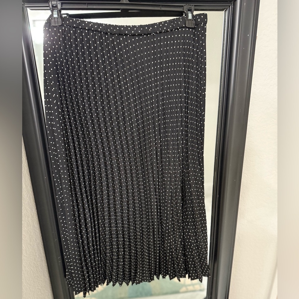 Halogen Black Midi A-Line Pleated Skirt